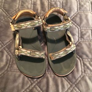 Tevas for toddler girls